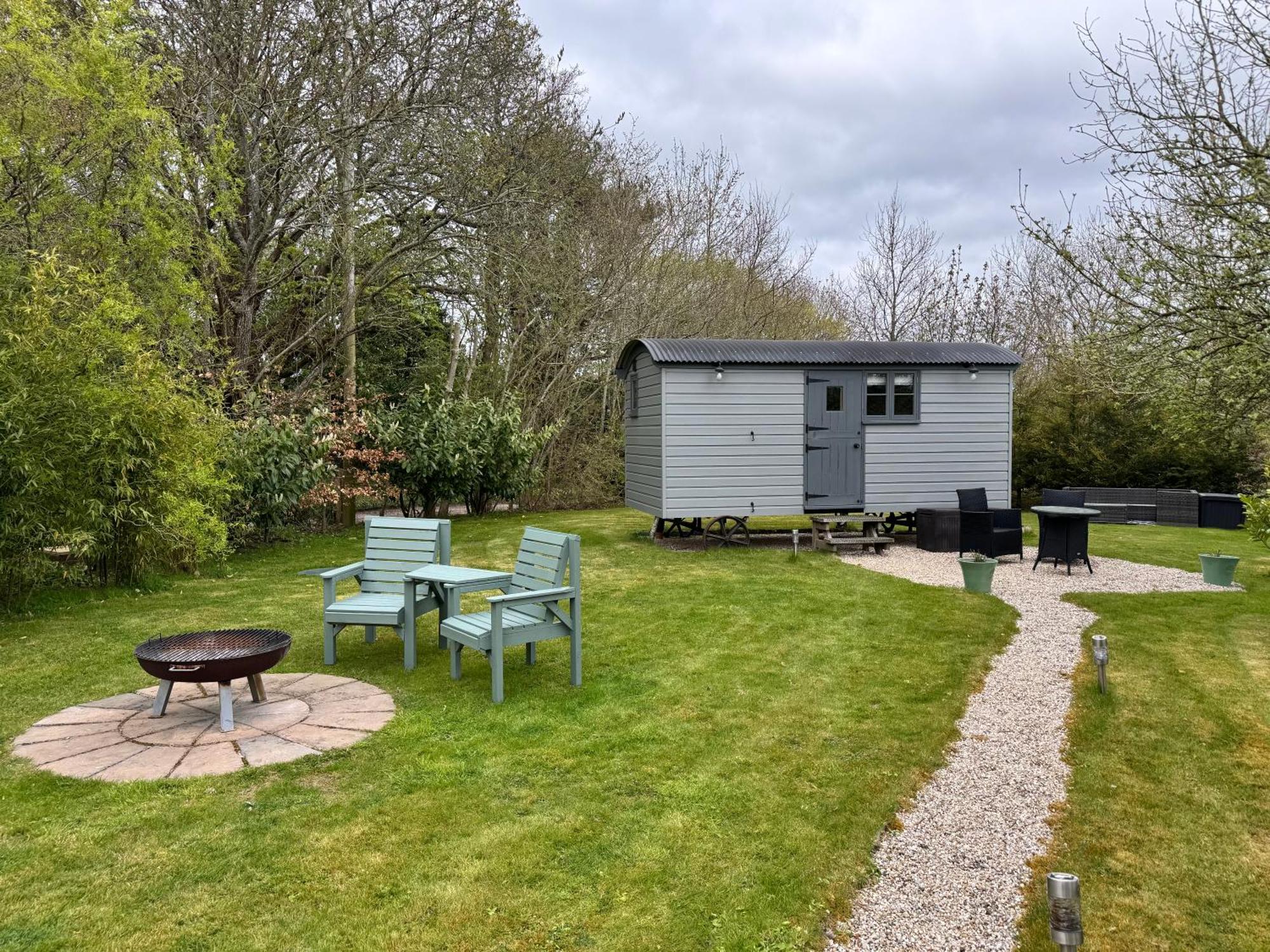Greatwood Shepherds Hut Battle Exteriör bild